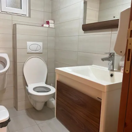 Gust זלאטיבור